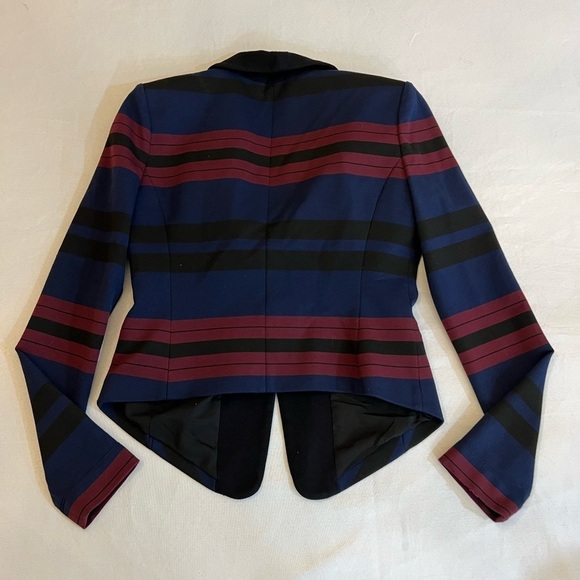 BCBGMAXAZRIA Women’s Cropped Blazer, Low Front, High Back, Size Small. - Picture 5 of 6